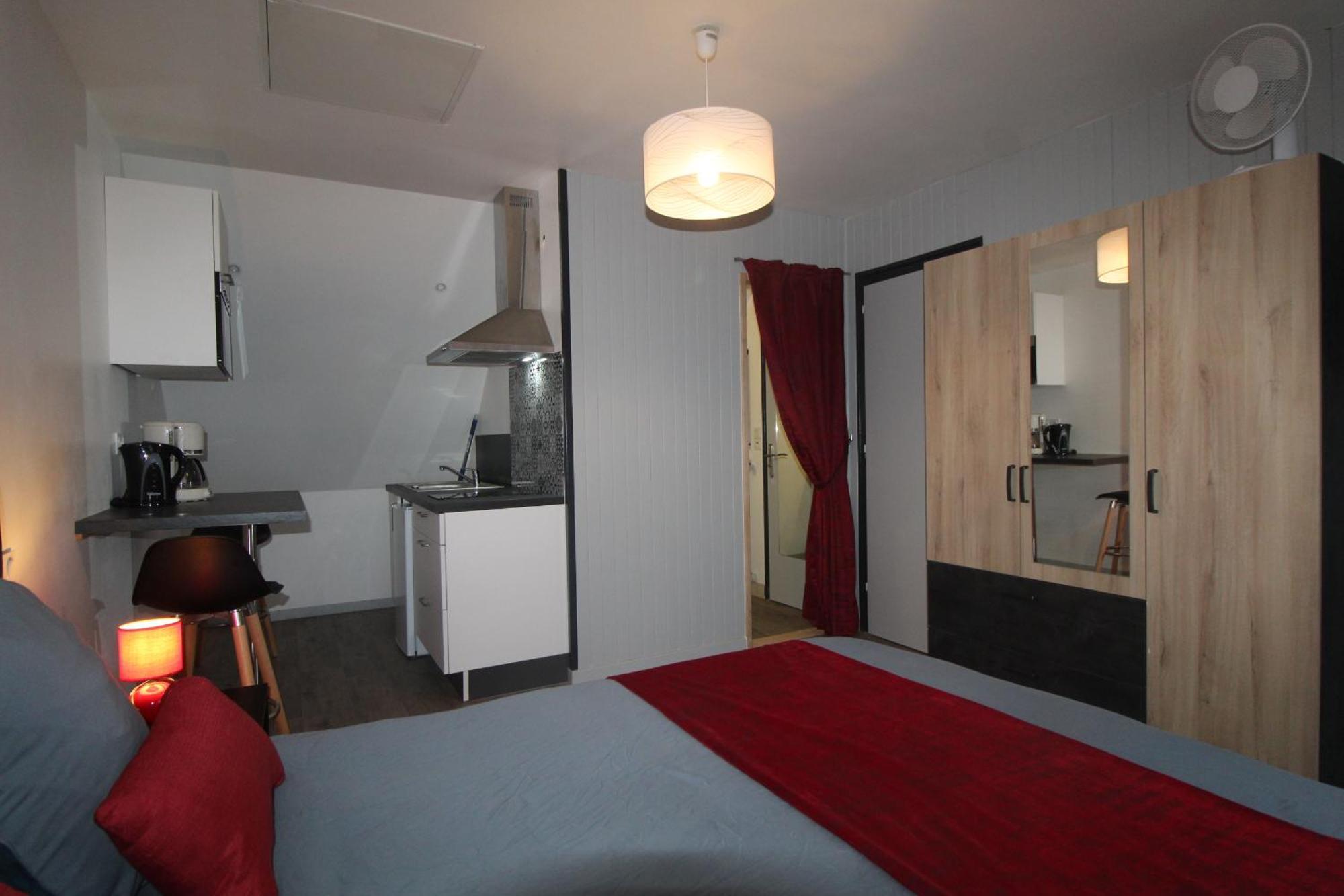 Studio Ouest Cuisine Prive Proche Centre Ville Loudeac Bagian luar foto